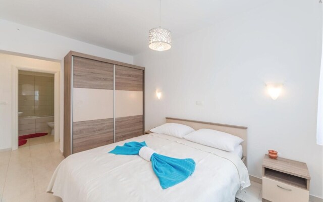 Amazing Home in Veli Rat With Wifi and 2 Bedrooms