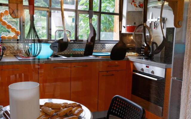 Quaint Holiday Home in Saint-Quirin with hot tub, nice view