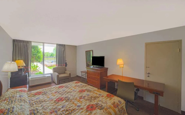 Masters Inn Selma/Smithfield I-95 By OYO