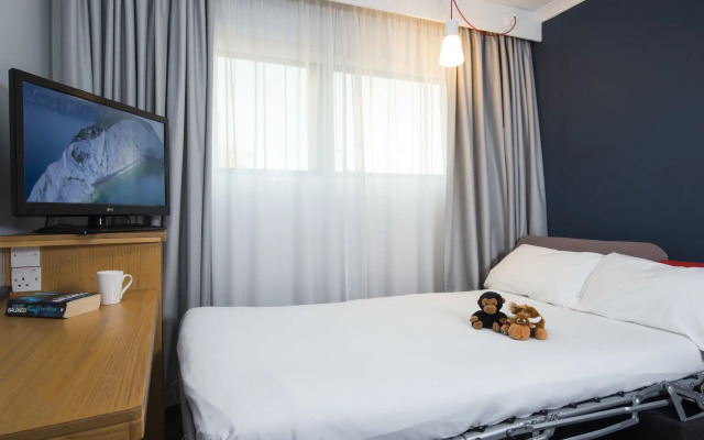 Holiday Inn Express East Midlands Airport by IHG