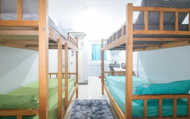 Budget Backpackers Transient House Near Naia by RedDoorz