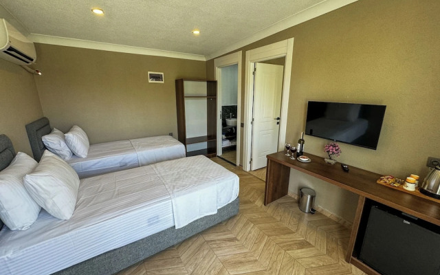 Gargaron Beach Hotel