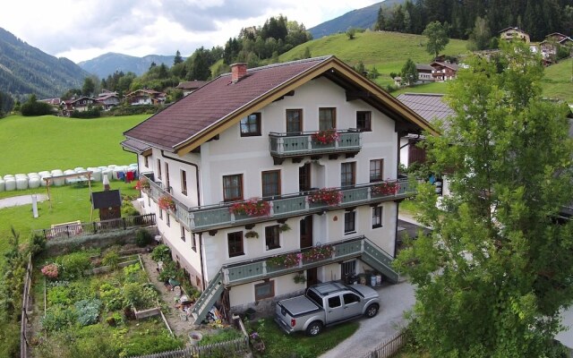 Lovely Villa in Neukirchen am Großvenediger near Ski Area