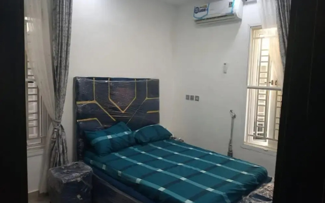 Shimawa-apartment-sleeps2-parking-24/7security