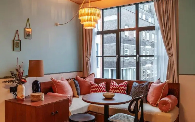 room2 Chiswick