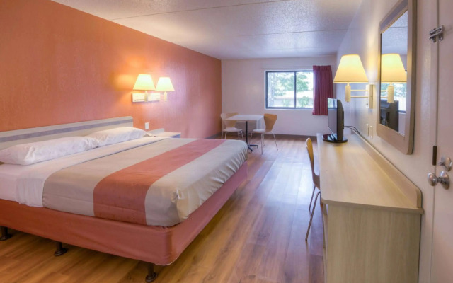Motel 6 New Haven - Branford, CT
