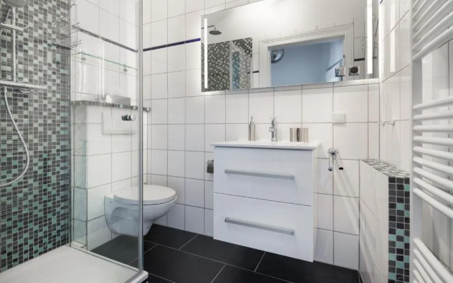 Herr Friese, Wohnung Nr. 6