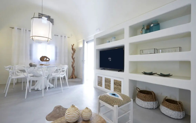 Eolia Kamari Villa