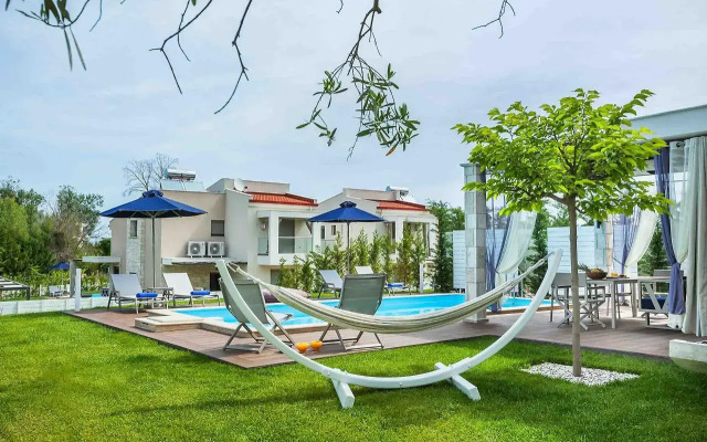 W Villas Halkidiki