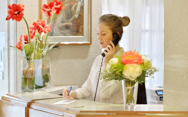 Hôtel Suites Unic Renoir Saint Germain