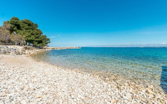 Amazing Home in Ugljan With Wifi and 4 Bedrooms