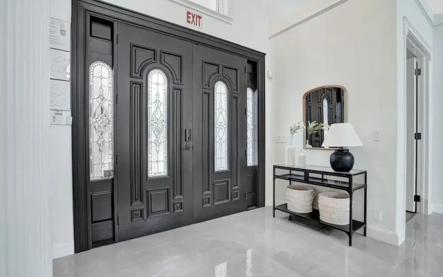 6BR Hollywood Lakes Home with Pool & Spa