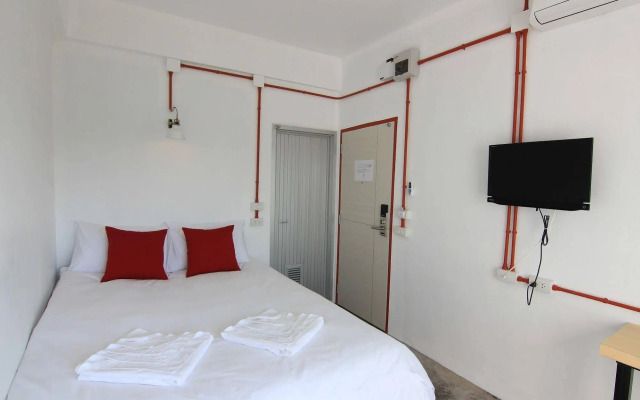To Zleep Hotel Khaolak
