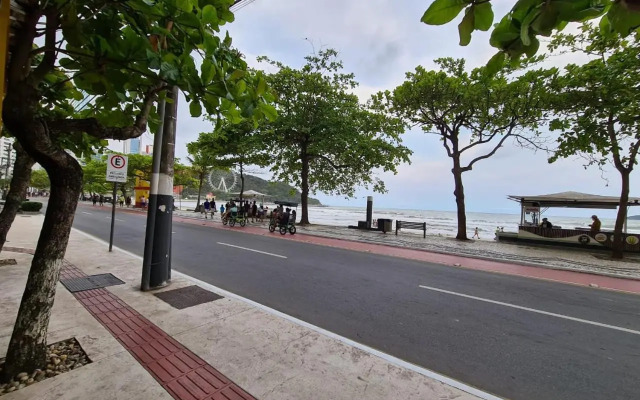 Apartamento Na Av Atlantica Com Ar Condicionado