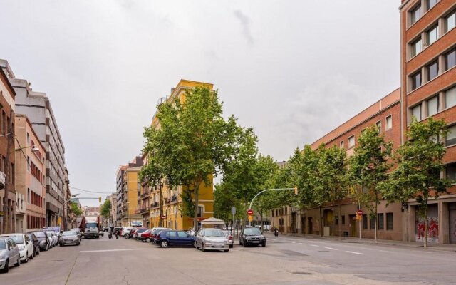 Urban District Apartments - Barcelona Smart Vintage Lofts and Apartments