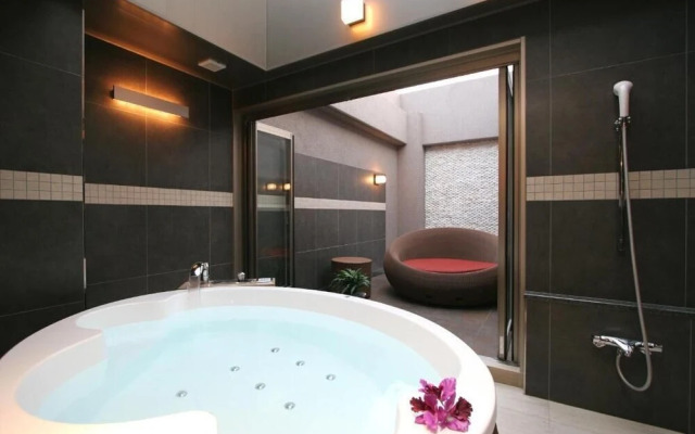 HOTEL W - Adults Only