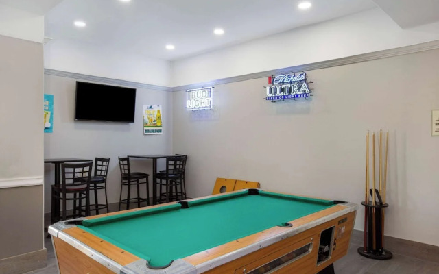 La Quinta Inn & Suites Raymondville