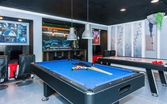 Fancy Family Home at Championsgate Chg101