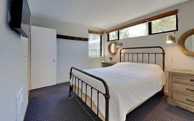 Remodeled Spacious Condo - Next to Car Charging, Hot Tubs, Village Gondola by RedAwning