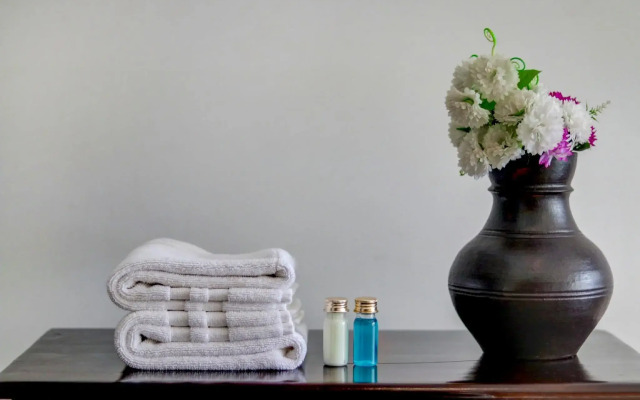 Townhouse OAK Hotel Aditya Residency