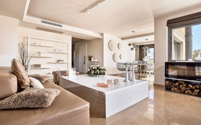Elaia Luxury Suites