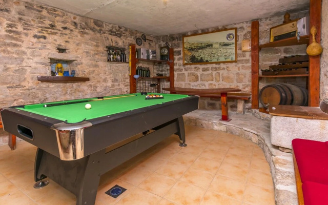 House Ante