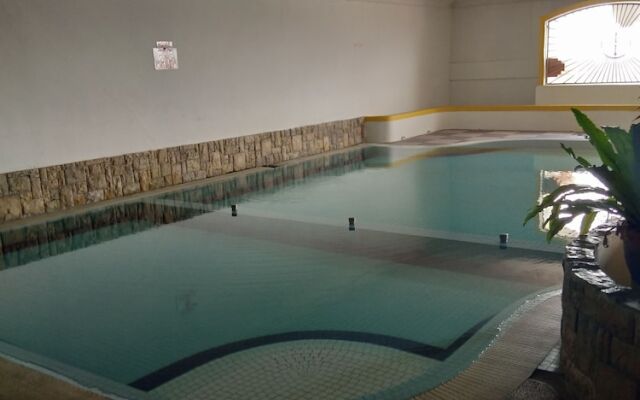 Mutiara Penthouse Hotel