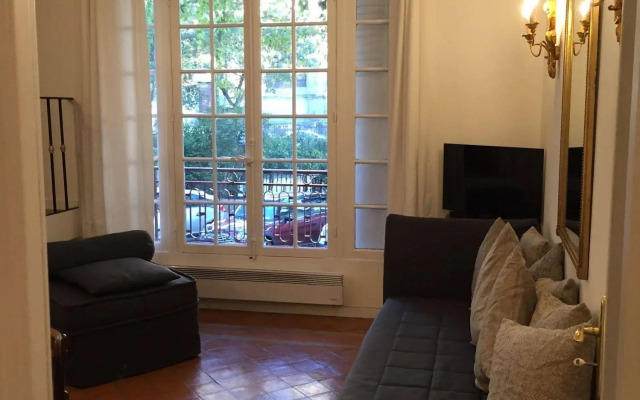 Mithouard Apartment