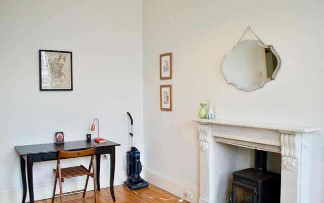 Cosy Home In Edinburgh
