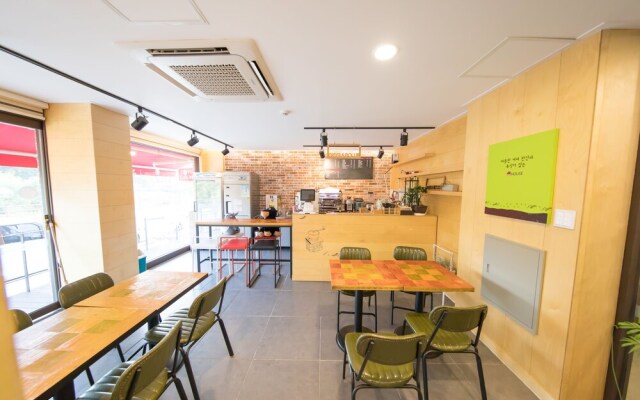 Rgb House Hostel