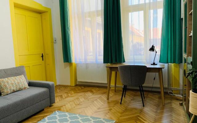 1900 Vetus Central Apartment