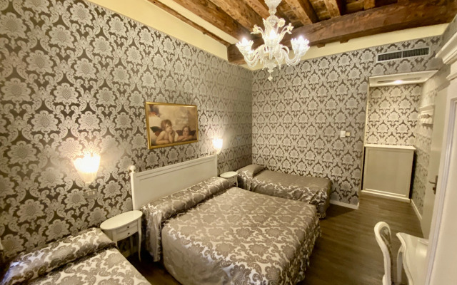 Hotel Bridge