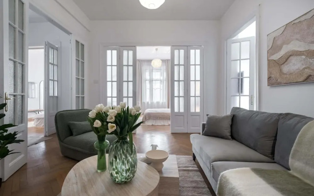 Stunning 3BR Apartment in Bucharest