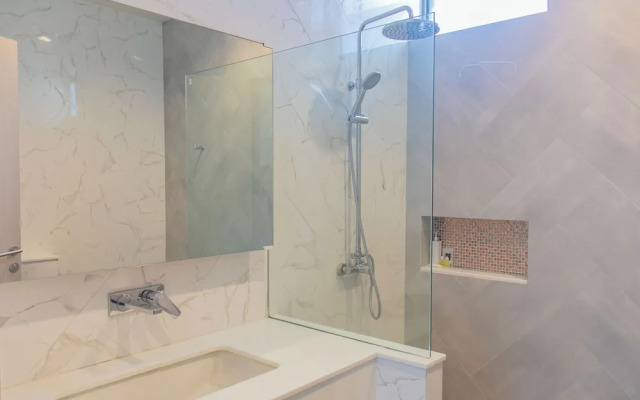 Alhambra Pool Villas & Pool Access Rooms