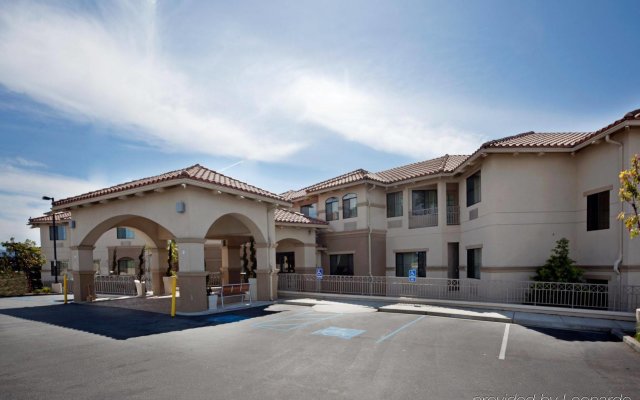 Holiday Inn Express Hotel & Suites Marina - State Beach Area, an IHG Hotel