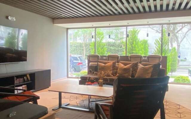 W Loft With Balcony in Luxury Building Barranco