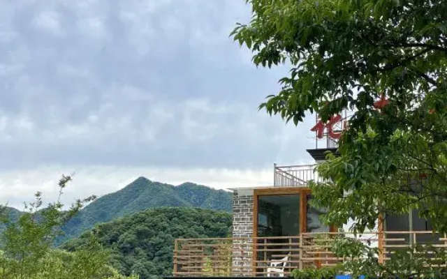 Jing County Moon Bay Homestay