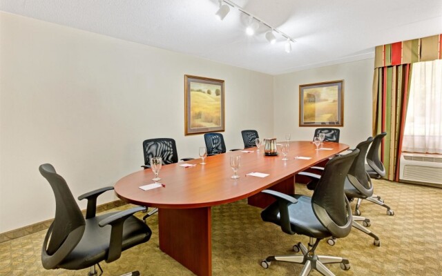 Holiday Inn Hotel Statesville-I-77 Exit 49a