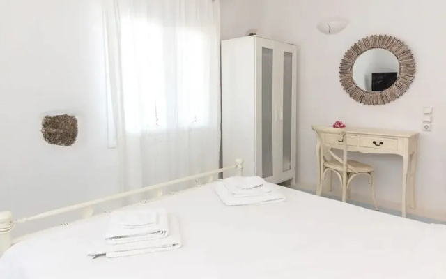Etesians Suites & Villas