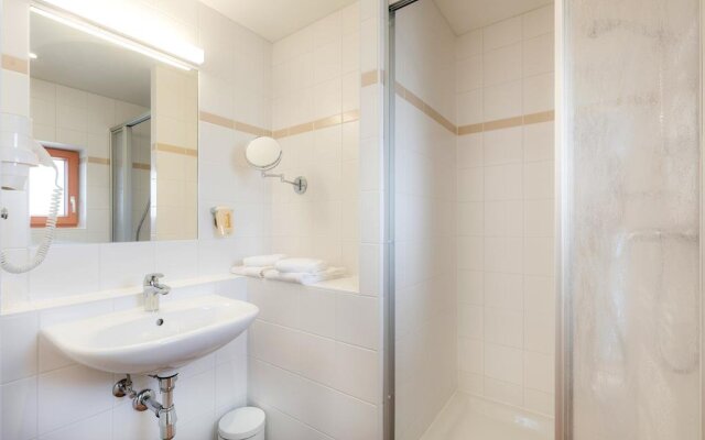 JUFA Hotel Stubenbergsee