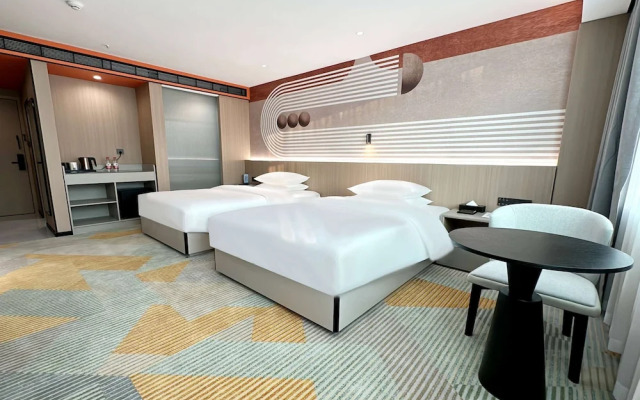 Hawthorn By Wyndham Guangzhou Baiyun Airport