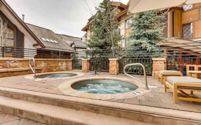 Ge Inn Plaza #109 4 Bedroom Condo by RedAwning