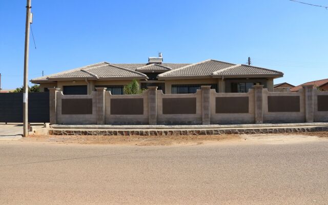 Grey Oak Holiday House