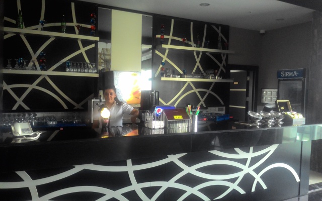 Port River Hotel & Spa