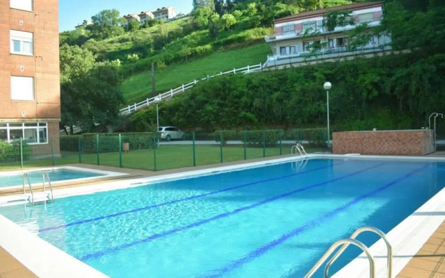 ¡Nuevo! Coqueto y cómodo apartamento con piscina y padel