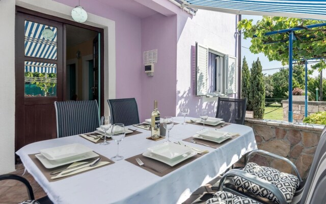 Amazing Home in Vinez With Wifi and 3 Bedrooms