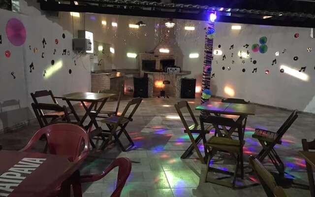 Golfinho Hostel
