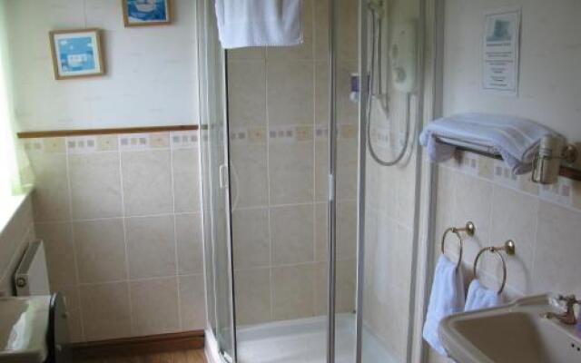 Three Horseshoes Inn
