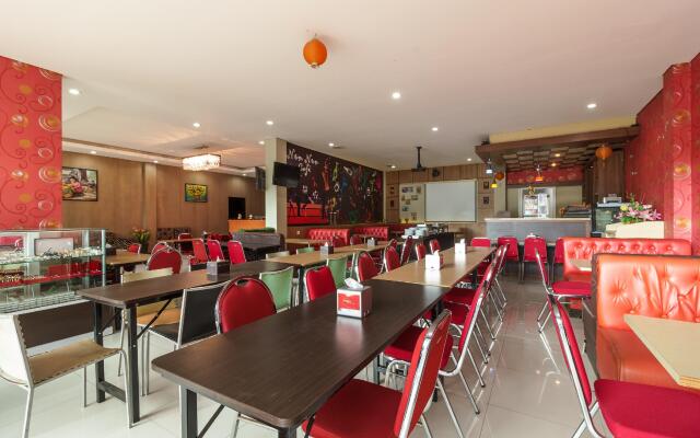 RedDoorz Plus near Sangkareang Park