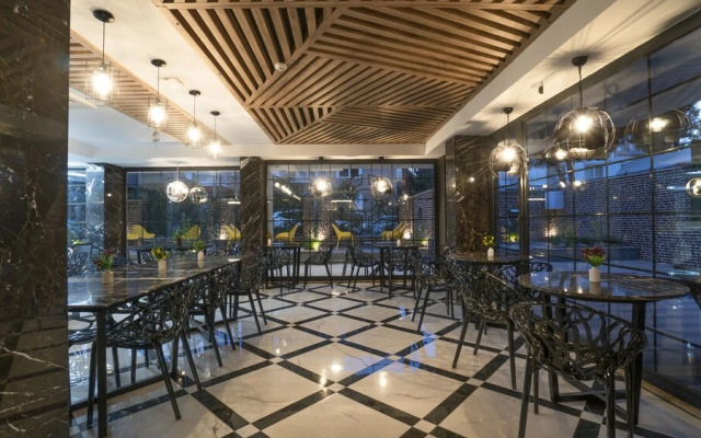 Estera Hotel & Spa